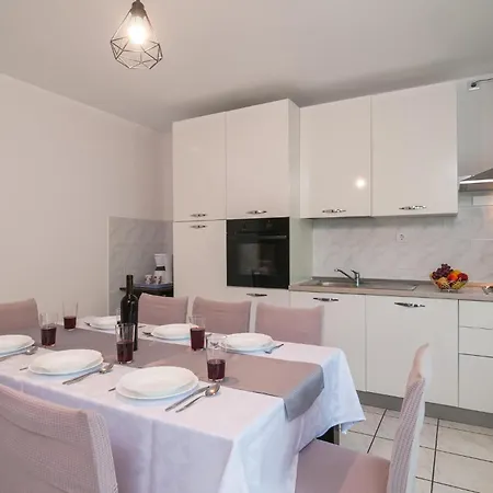 Amazing In With Kitchen *