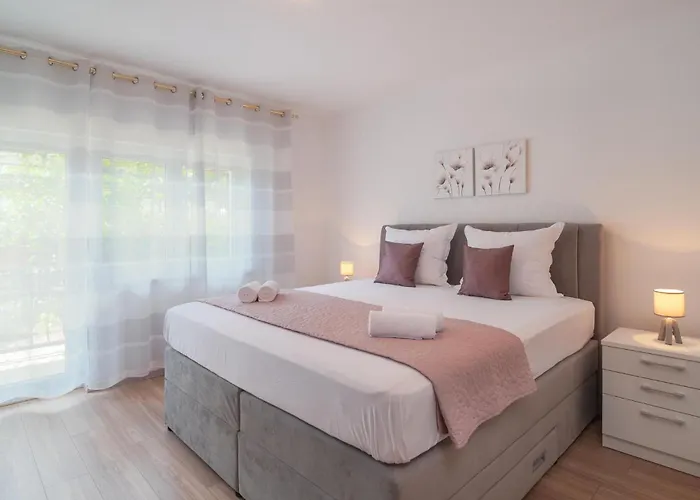 Three-bedroom In شقة دوغي رات