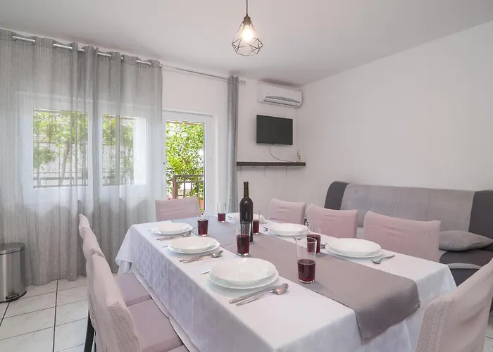 شقة Three-bedroom In دوغي رات