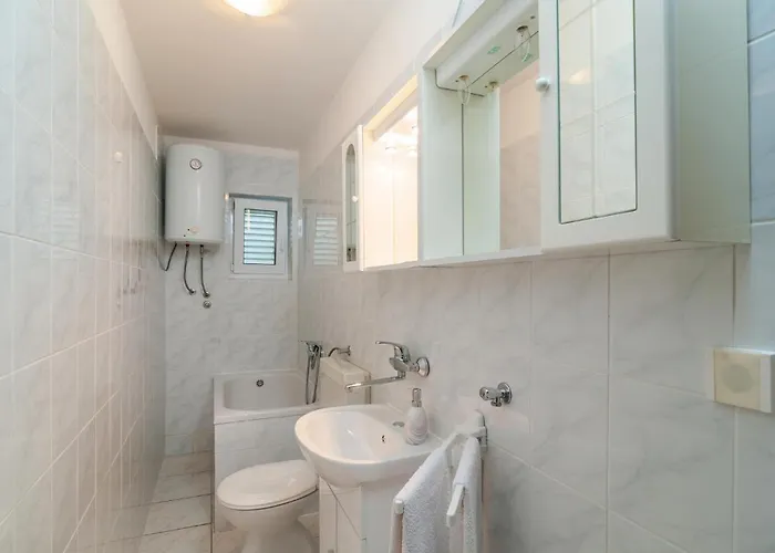 Three-bedroom In شقة دوغي رات