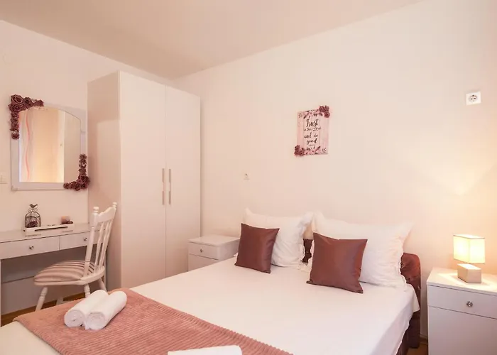 شقة Three-bedroom In *